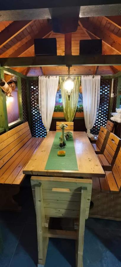 فندق Casa Cizi Călimăneşti المظهر الخارجي الصورة
