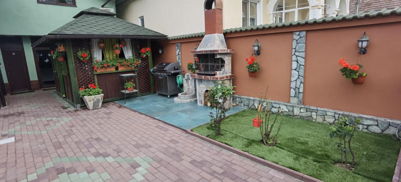 فندق Casa Cizi Călimăneşti المظهر الخارجي الصورة
