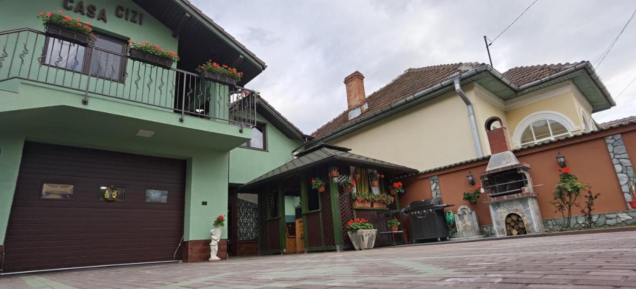 فندق Casa Cizi Călimăneşti المظهر الخارجي الصورة