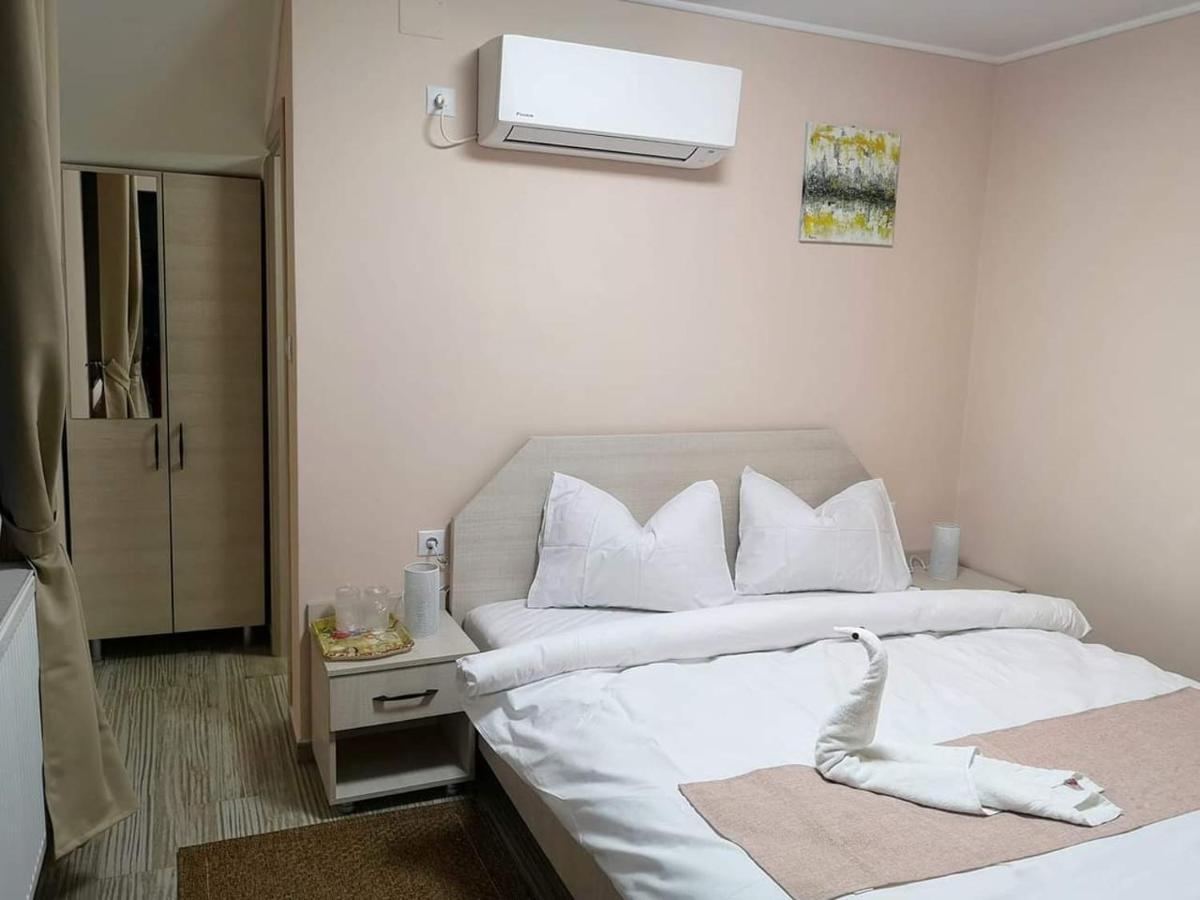 فندق Casa Cizi Călimăneşti المظهر الخارجي الصورة