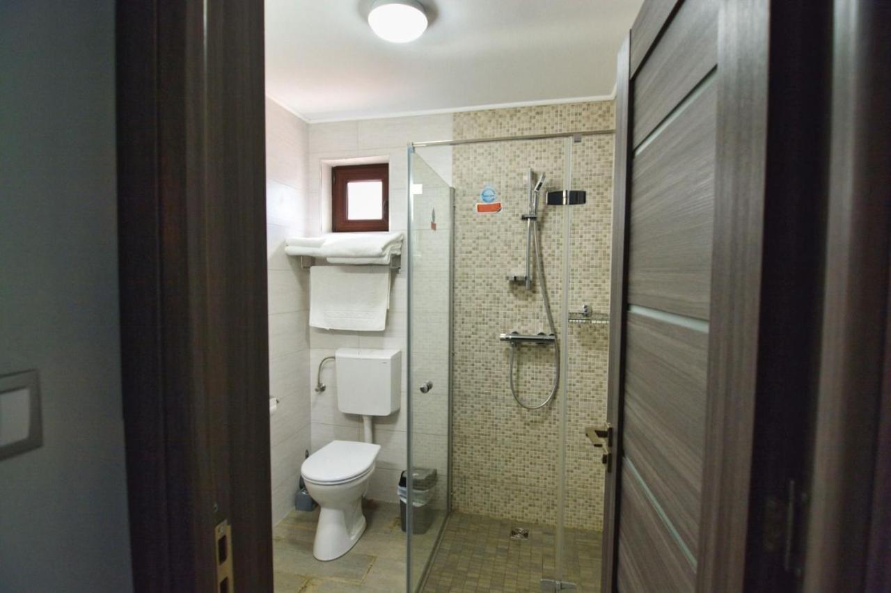 فندق Casa Cizi Călimăneşti المظهر الخارجي الصورة