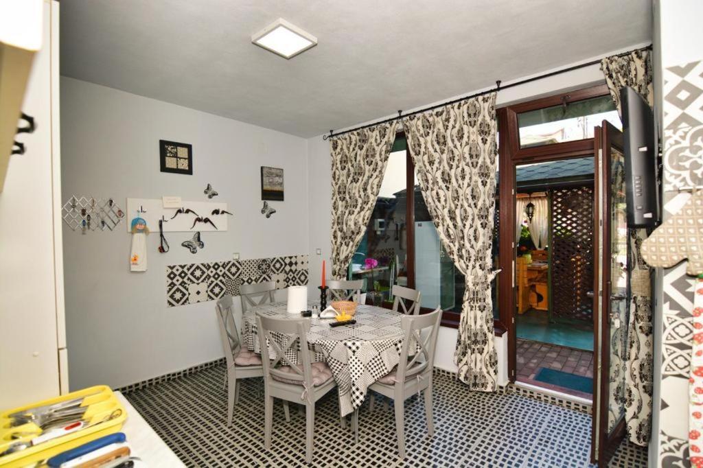 فندق Casa Cizi Călimăneşti المظهر الخارجي الصورة
